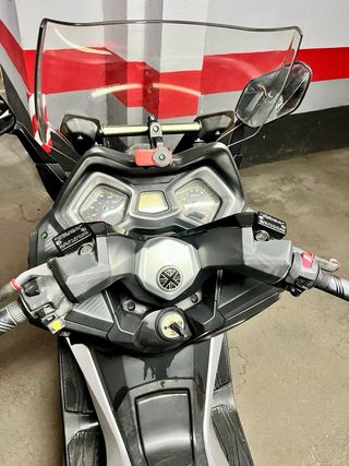 MOTO SYM Cruisym 125cc Scooter Negra