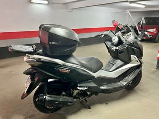 MOTO SYM Cruisym 125cc Scooter Negra