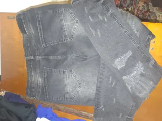 Supply & Demand Jeans Negros Desgastados