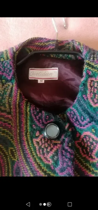 Casaco com padrão paisley