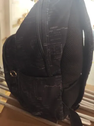 Mochila Totto negra con estampado de código