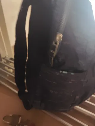 Mochila Totto negra con estampado de código