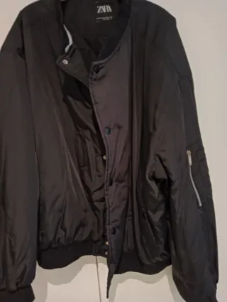 Cazadora Zara efecto piel gris Talla l xl