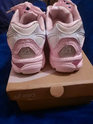 ASICS GEL-NIMBUS 26 rosa y blancas
