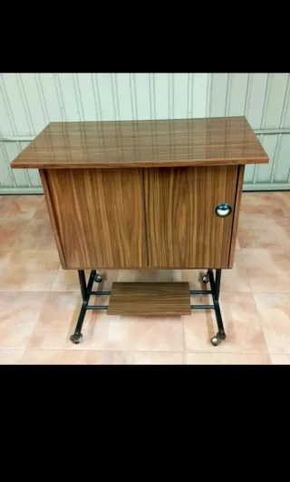 Mesa TV Vintage Madera y Metal