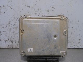 Centralita motor toyota 8966102e10 auris 4369348