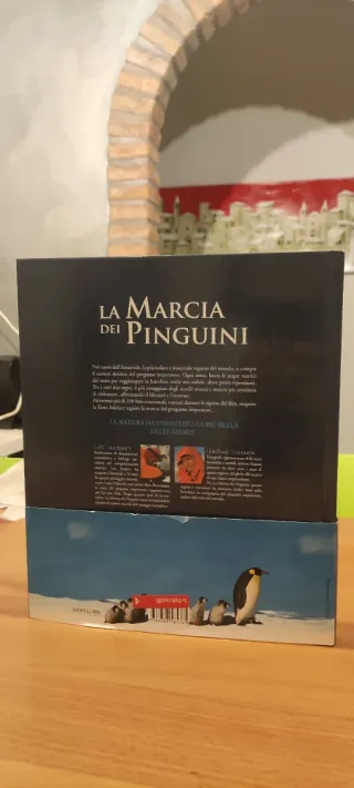 La Marcia dei pinguini raccontata da Fiorello ITA