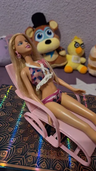 Lettino rosa per bambola tipo Barbie