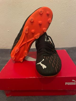 Botas Fútbol Puma Negras Rojas T37