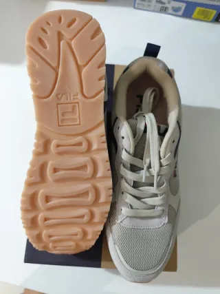 Zapatillas Fila Hombre Beige y Azul