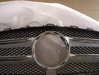 Parrilla Delantera Mercedes Clase E 350d