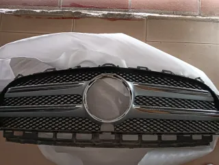 Parrilla Delantera Mercedes Clase E 350d