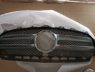 Parrilla Delantera Mercedes Clase E 350d