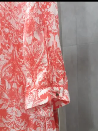 Blusa Zara fluida estampada talla XS