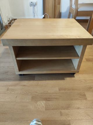 Mesita auxiliar con ruedas
