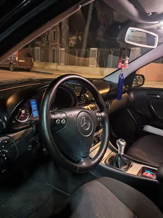 Mercedes-Benz Clase C 2005