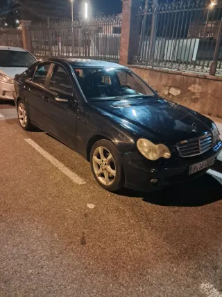 Mercedes-Benz Clase C 2005