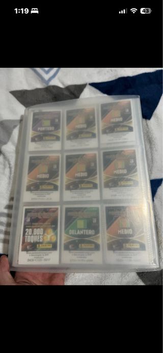 Álbum de cromos de futbol casi completo