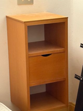 Armario esquinero de madera