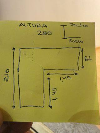 Armario esquinero de madera