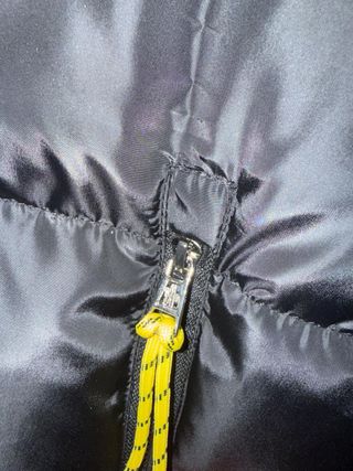 Chaqueta Moncler Negra y Amarilla