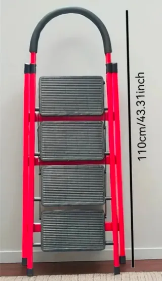 Escalera aluminio plegable 4 peldaños.