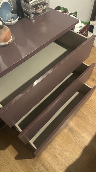 Cómoda Ikea MALM roxa 3 gavetas