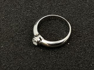 anillo oro 18k con diamante