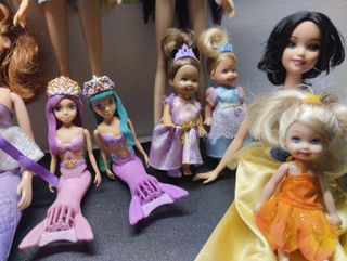 Título: Lote Winx Flora y Roxy + Barbies Princesas