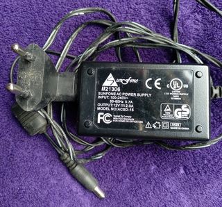 Adaptadores electricidad.