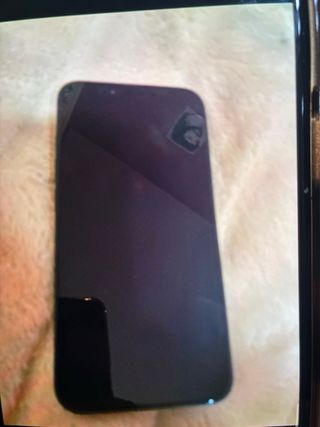 iPhone 16 E.  Tiene factura y garantía. De dos año