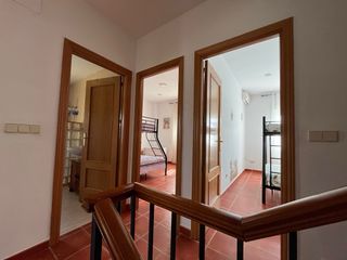 CHALET CON PISCINA. Villanueva del Arzobispo