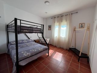 CHALET CON PISCINA. Villanueva del Arzobispo