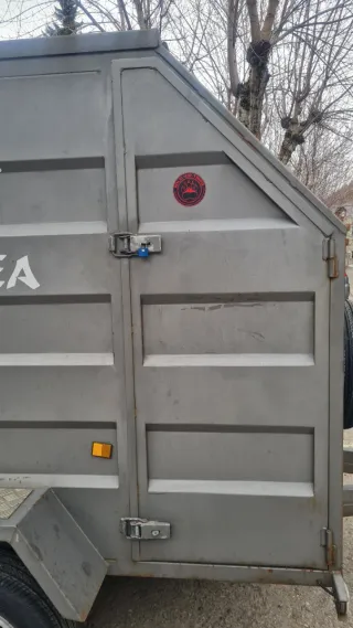 Remolque cerrado metalico Speedrem