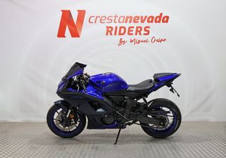 Yamaha R7
