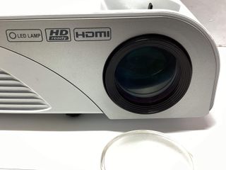 mini proyector unicview sg100