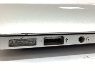 portatil apple apple macbook air core i5 1.8 13 (2017) (a1466)