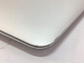 portatil apple apple macbook air core i5 1.8 13 (2017) (a1466)