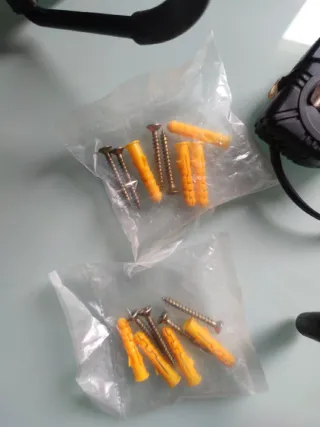 Gancho para colgar bicicletas o patines eléctricos