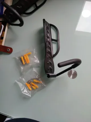 Gancho para colgar bicicletas o patines eléctricos