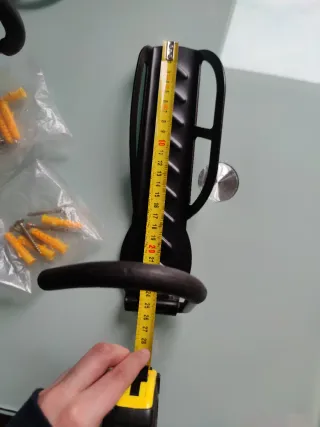 Gancho para colgar bicicletas o patines eléctricos