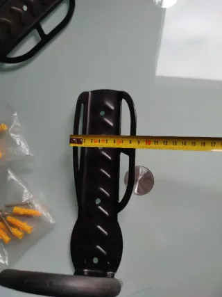 Gancho para colgar bicicletas o patines eléctricos