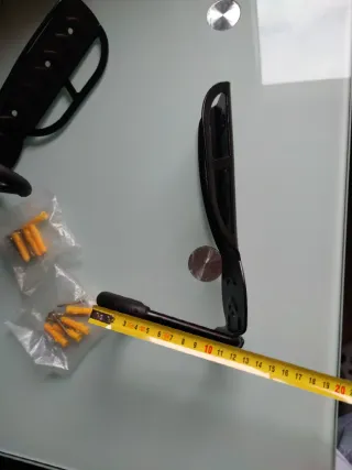 Gancho para colgar bicicletas o patines eléctricos