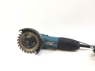 radial makita ga4530r