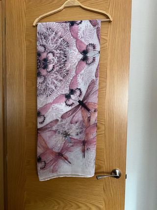 Pañuelo H&M gasa estampado mariposas