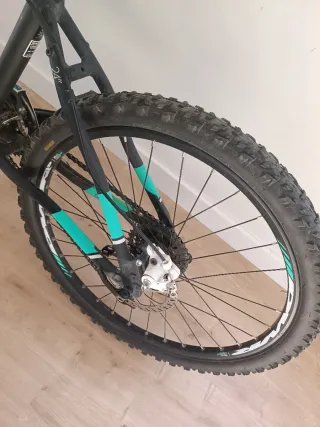 Bicicleta B'TWIN 24 Negra/Turquesa