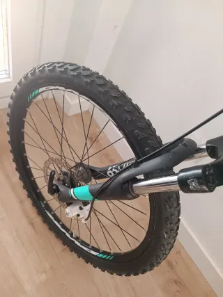 Bicicleta B'TWIN 24 Negra/Turquesa