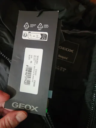 Chaqueta Geox negra con capucha