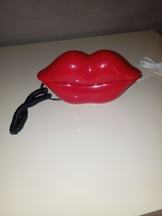 Telefono a forma di bocca