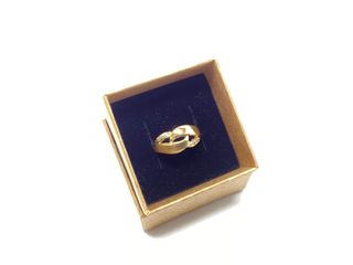 anillo oro 19k con piedra con circonita